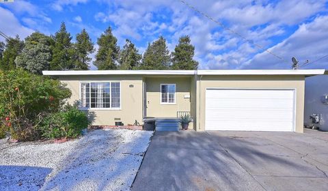 Photo of 19092 Ricardo Ave Ave, San Lorenzo, CA 94541 (MLS # 41118860)