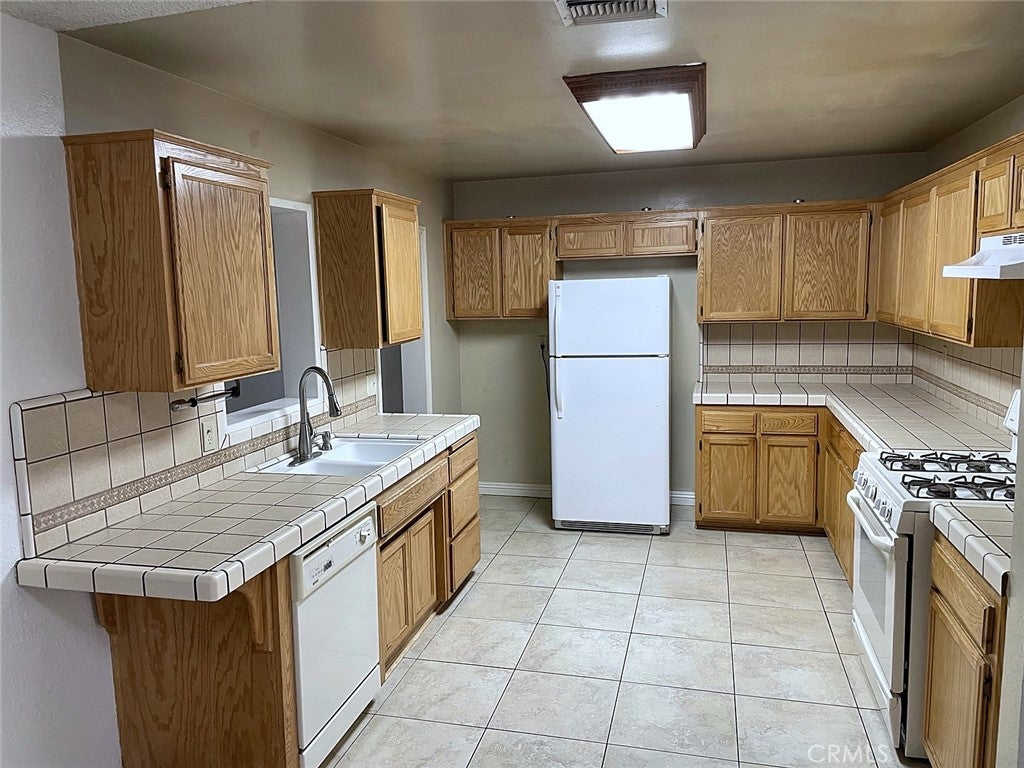 14371 Jicarilla Road