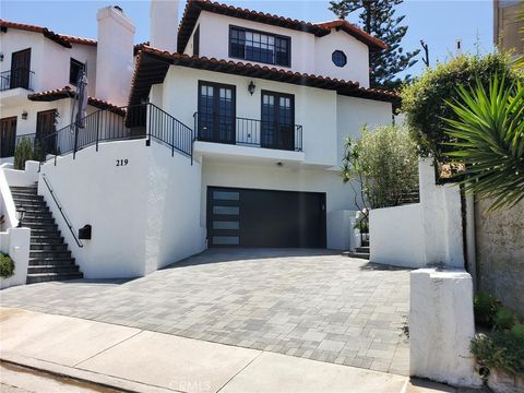 Photo of 219 W Escalones, San Clemente, CA 92672 (MLS # OC26116926)