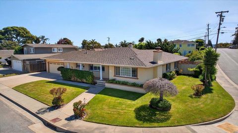 Photo of 97 Logan Street, Watsonville, CA 95076 (MLS # ML82039415)