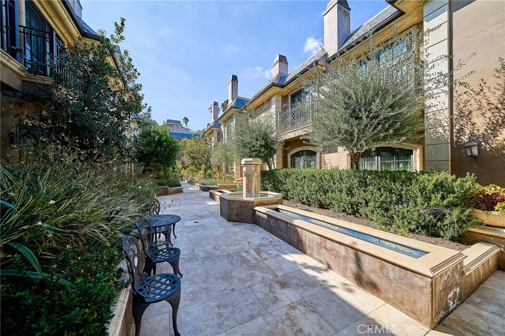 633 S Lake 4