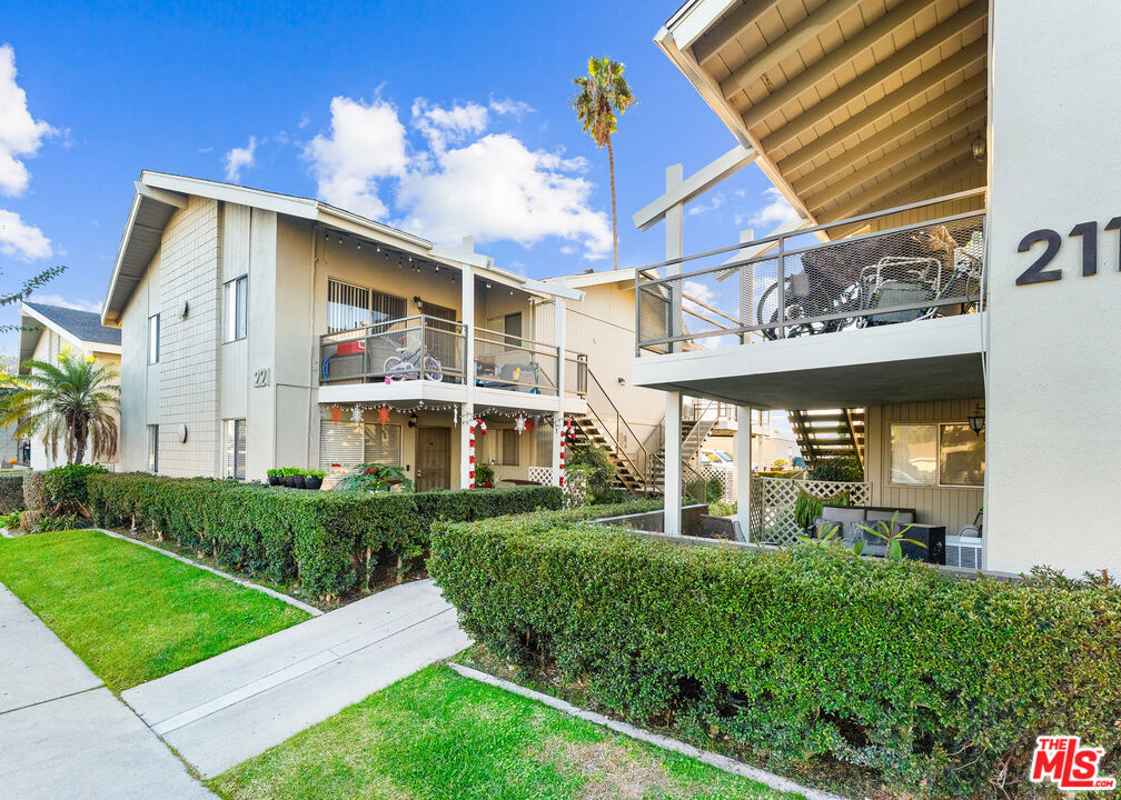 221 S Valencia Street