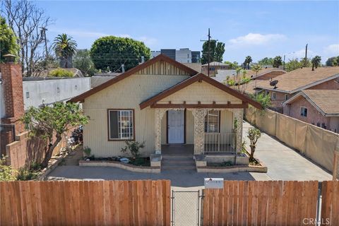 Photo of 910 E 19th Street, Long Beach, CA 90806 (MLS # SB26055953)