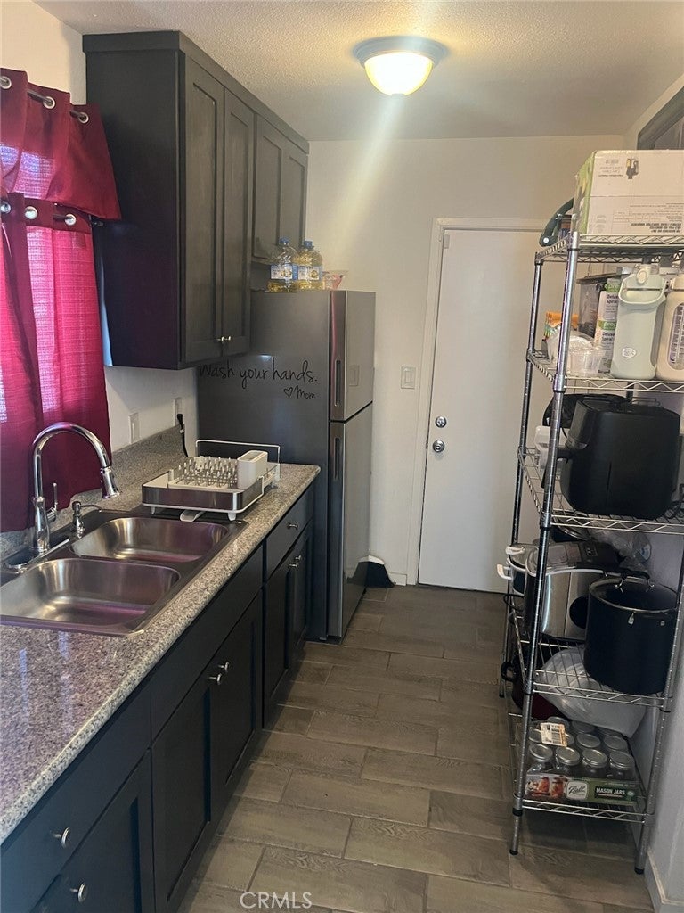 1250 1/2 W 87th