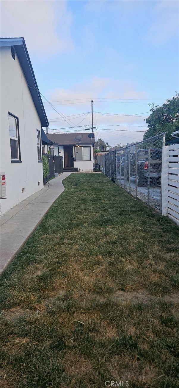 1250 1/2 W 87th St, Los Angeles CA 90044
