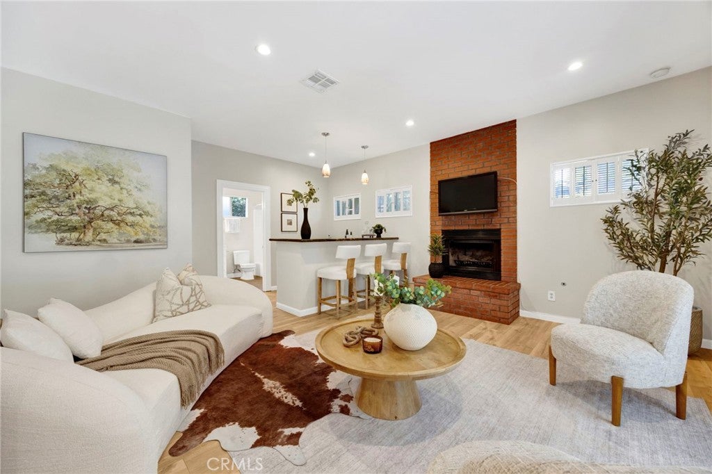 6521 Baird