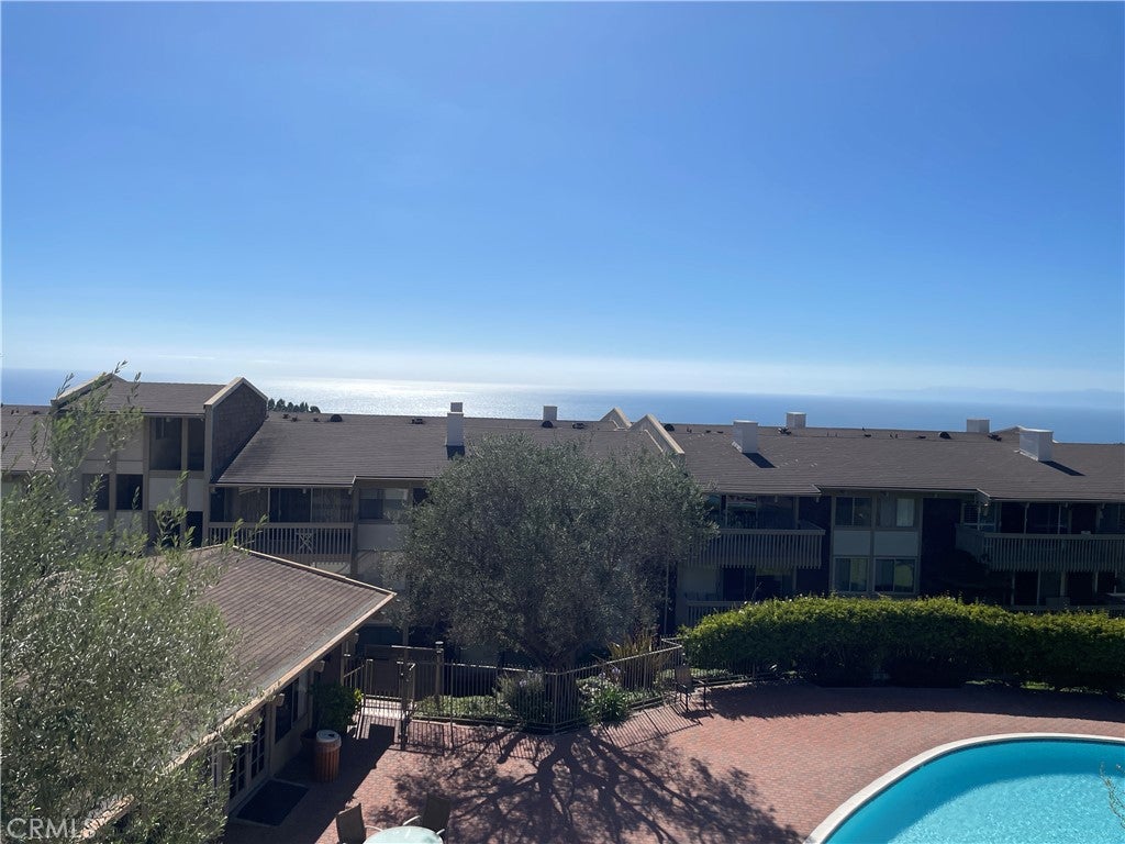 6542 Ocean Crest