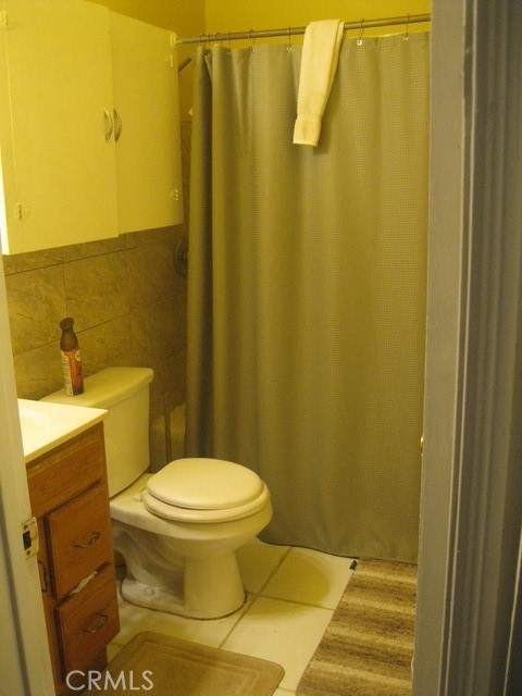 2927 S Genesee Avenue