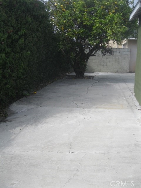 2927 S Genesee Avenue