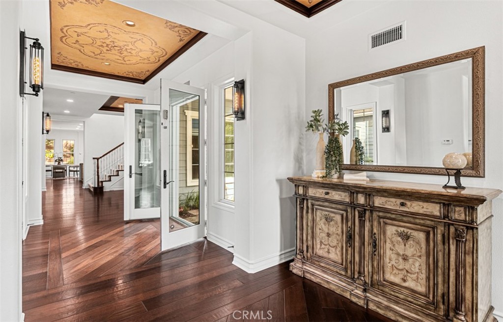 26012 Horseshoe Cr