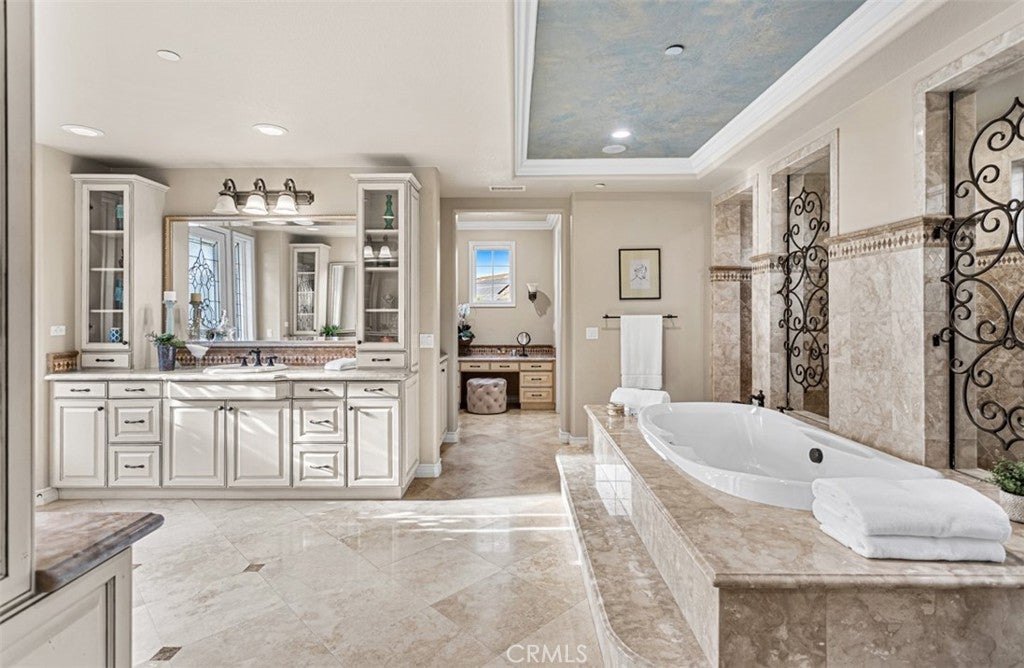 26012 Horseshoe Cr, Laguna Hills CA 92653 - Photo 51