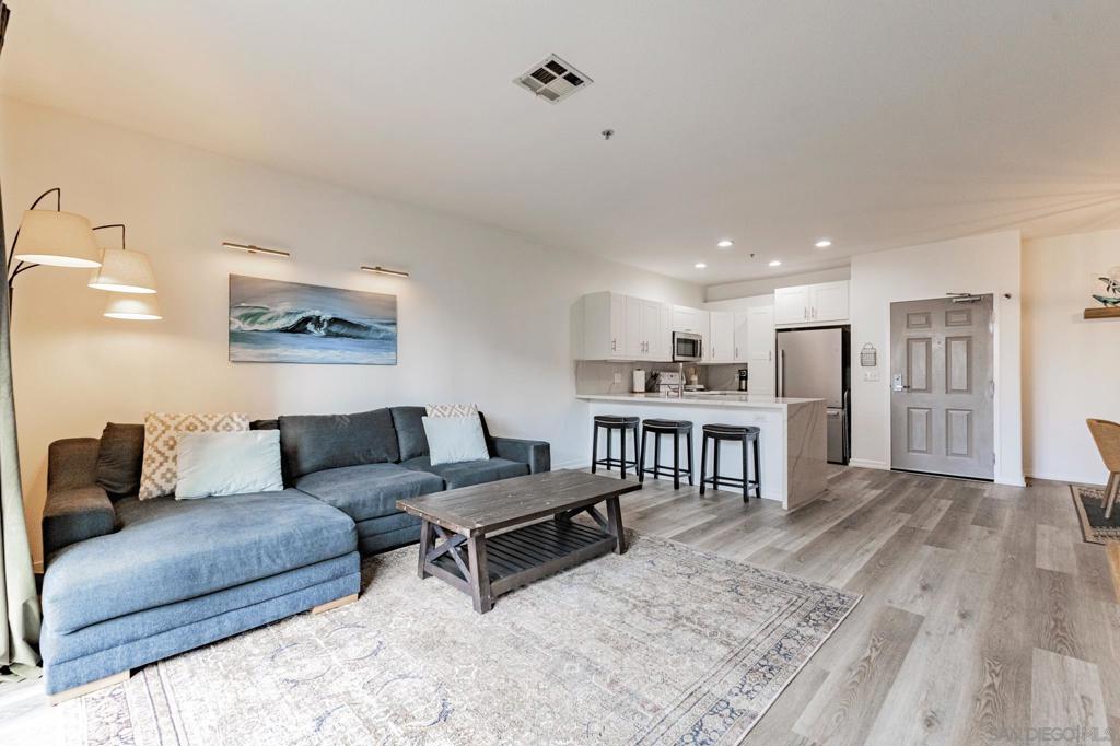 1501 Front St 302