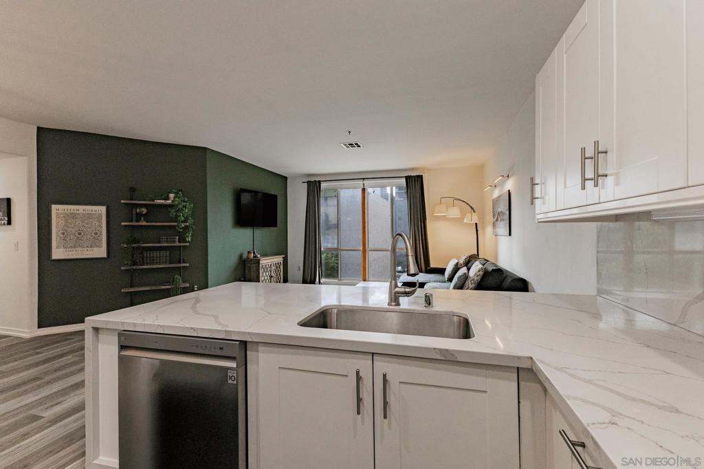 1501 Front St 302
