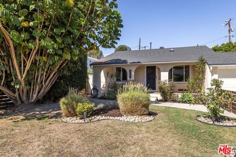 Photo of 5531 E Hanbury Street, Long Beach, CA 90808 (MLS # 25601723)