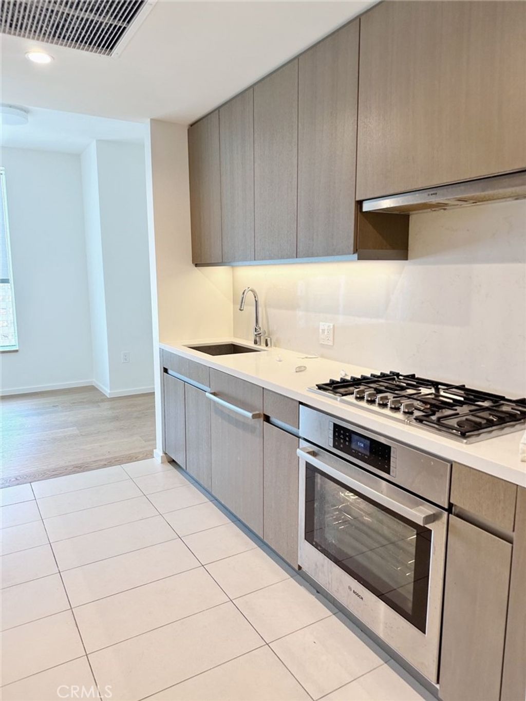 Photo of 889 Francisco St #2505, Los Angeles, CA 90017 (MLS # AR26032538)