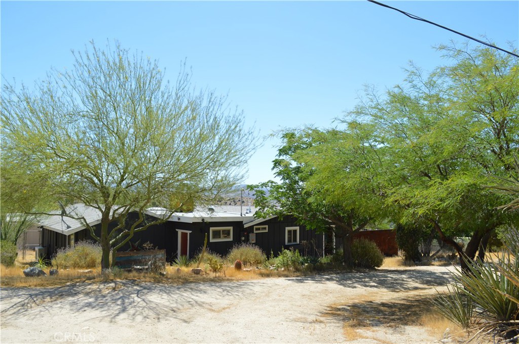 10225 Pinon