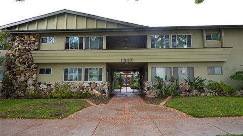 Photo of 1317 N Brand Blvd #15, Glendale, CA 91202 (MLS # GD26073204)