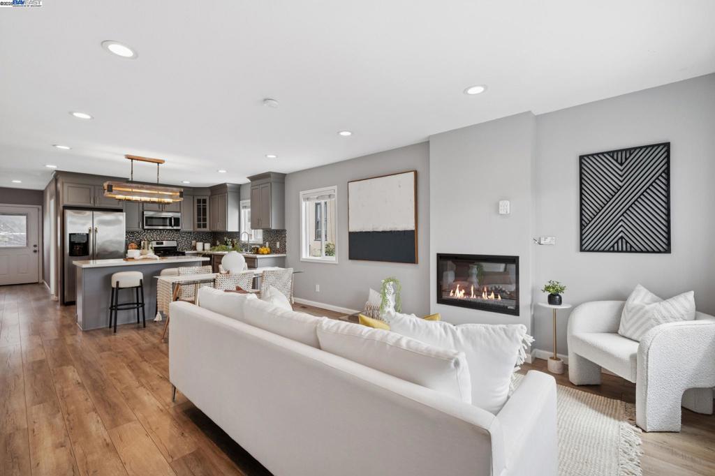 332 W Broadmoor Blvd