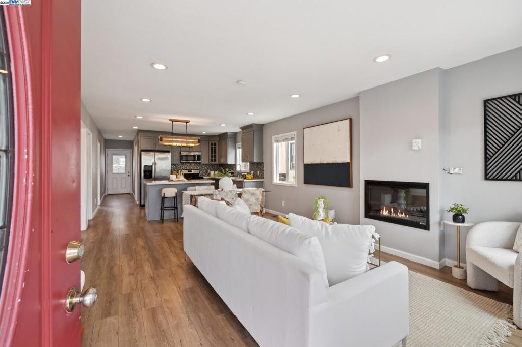 332 W Broadmoor Blvd