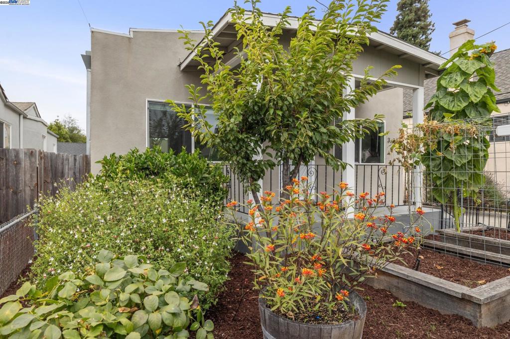 332 W Broadmoor Blvd