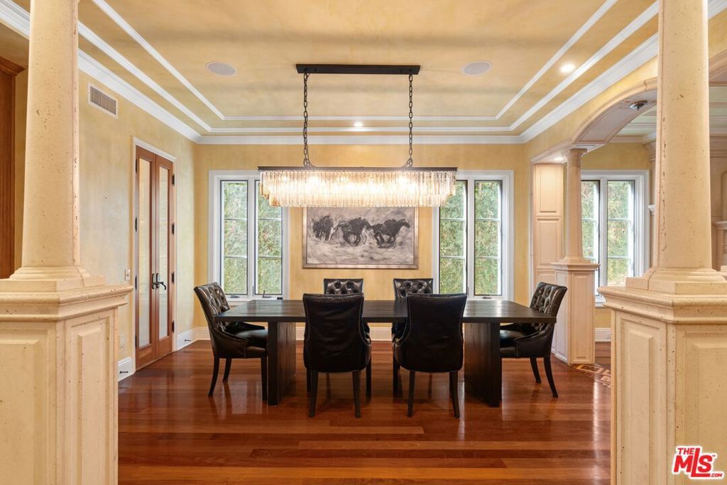 Photo of 919 S Gretna Green Way, Los Angeles, CA 90049 (MLS # 26709241)