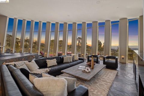 Photo of 6343 Skyline Blvd Blvd, Oakland, CA 94611 (MLS # 41133883)