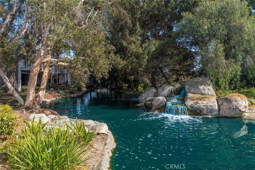 8182 Mainsail Drive 202