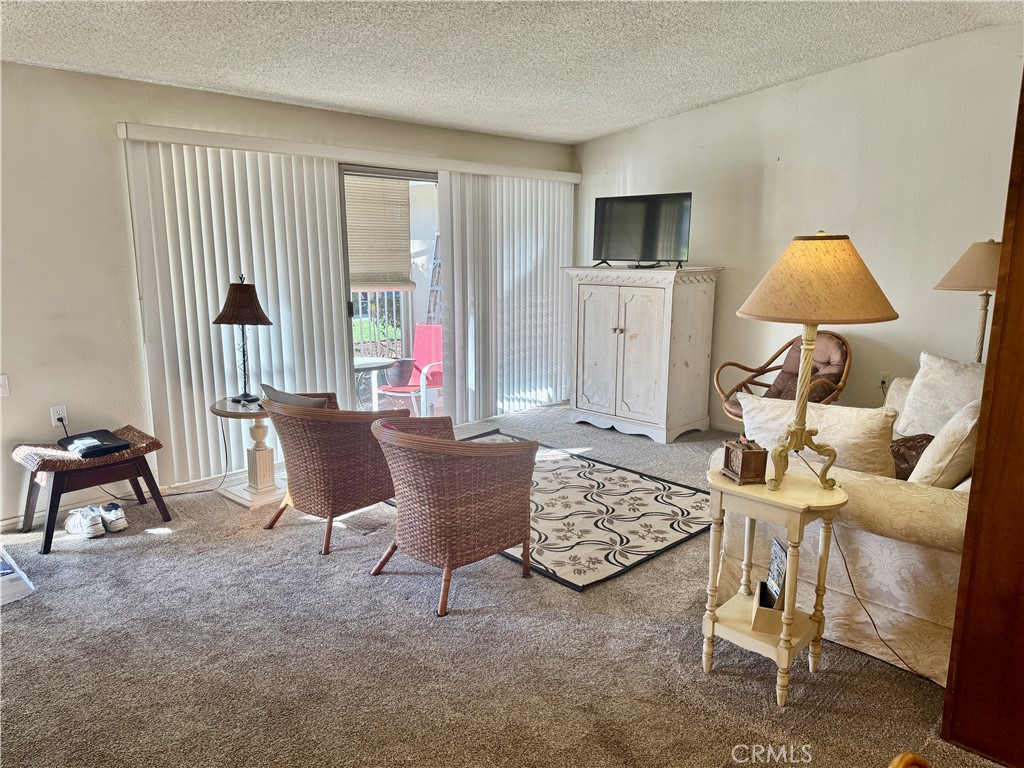 425 AVENIDA CASTILLA #B B