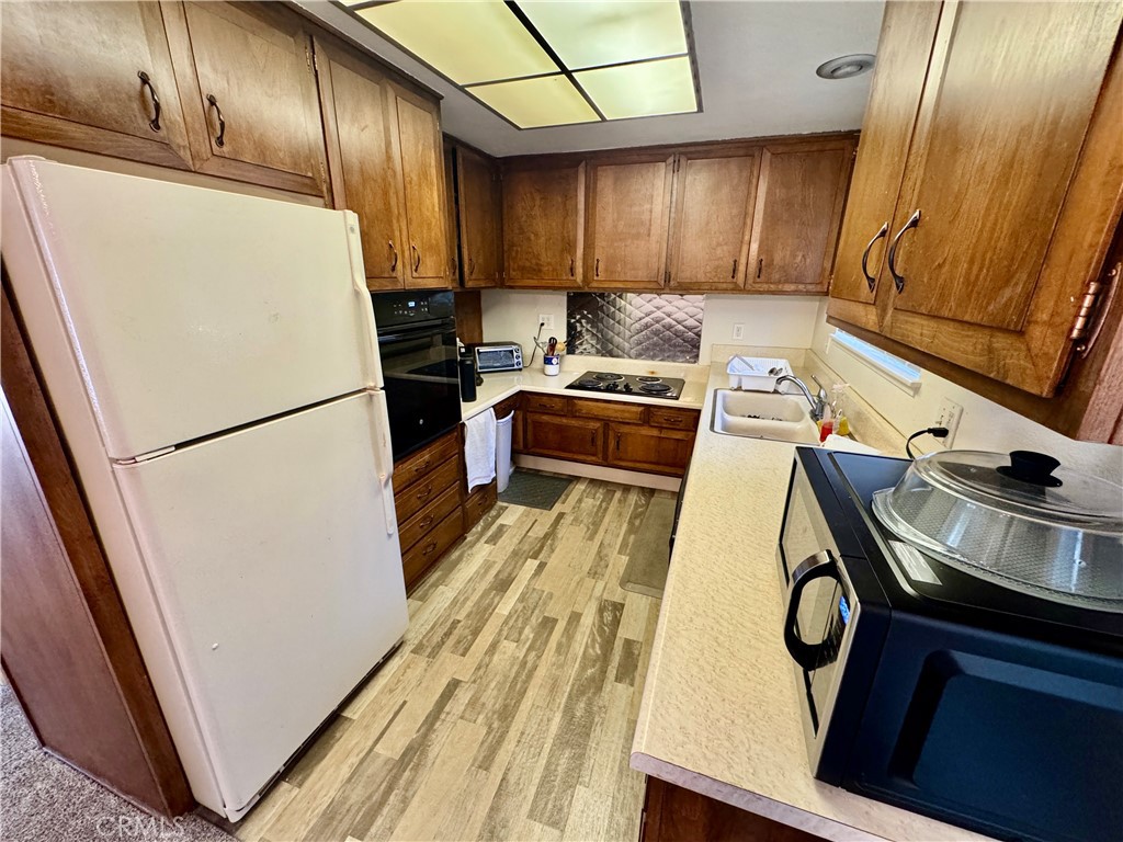 425 AVENIDA CASTILLA #B B