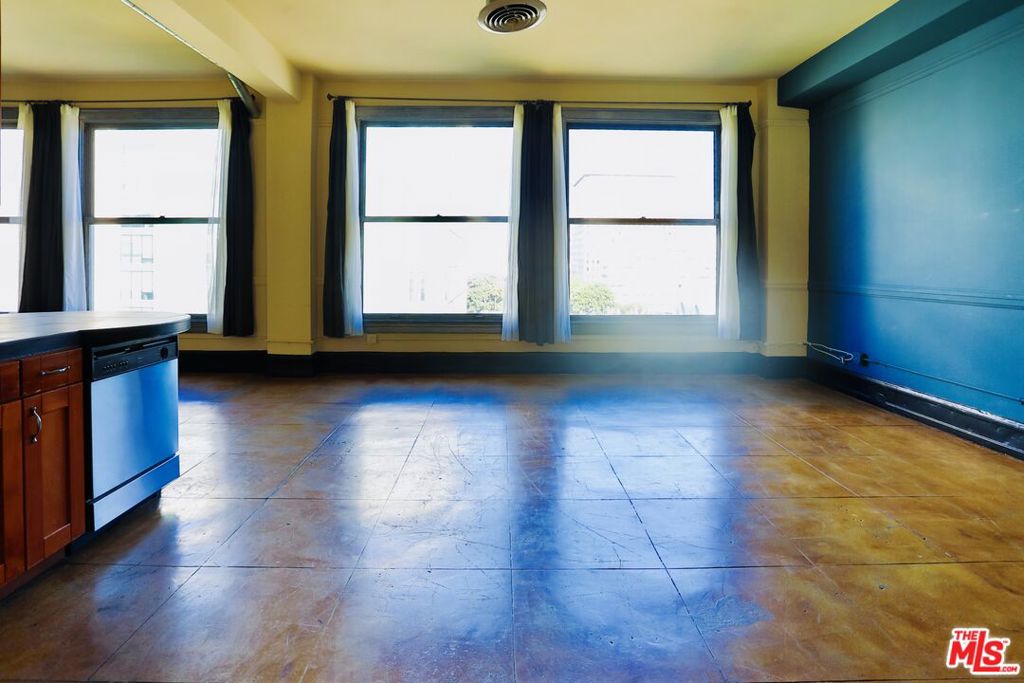 108 W 2nd Street 701