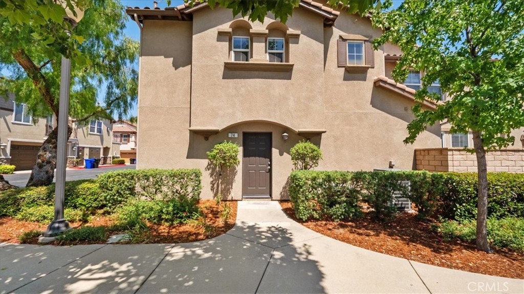 This home is located in the highly sought-after Alicante community in Rancho Cucamonga and boasts beautiful new flooring and paint and is beautifully maintained. It is a 2-bedroom, 2-bathroom condo that offers the perfect blend of comfort, convenience, and style. Located in a community with lush landscaping and beautiful amenities, this home features an open floor plan, high ceilings, and an abundance of natural light.
The spacious living area includes two private balconies—ideal for relaxing or entertaining. The kitchen is spacious, has ample cabinet space, and a breakfast bar. Enjoy the convenience of in-unit laundry, an attached garage, and additional assigned parking.
The primary suite includes a walk-in closet and a well-appointed ensuite bath. Residents enjoy access to resort-like amenities including a sparkling pool, spa, and playground. Conveniently located near Victoria Gardens, top-rated schools, shopping, dining, and major freeways—this home has it all!
Don’t miss the opportunity to own a beautiful home in one of Rancho Cucamonga’s most desirable communities!