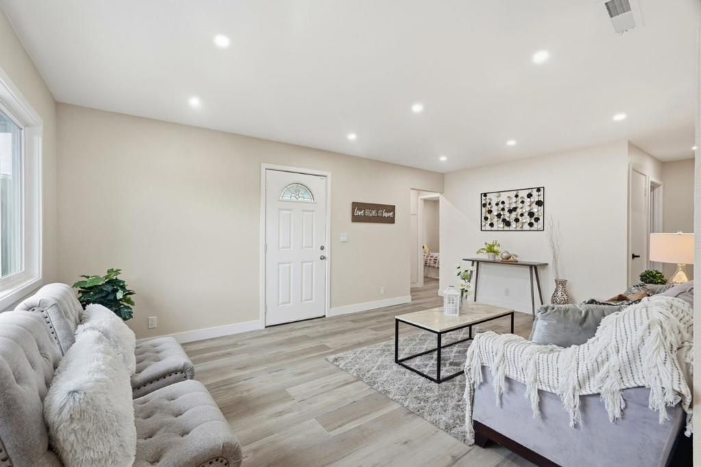 Photo of 1540 E Saint James Street, San Jose, CA 95116 (MLS # ML82027562)