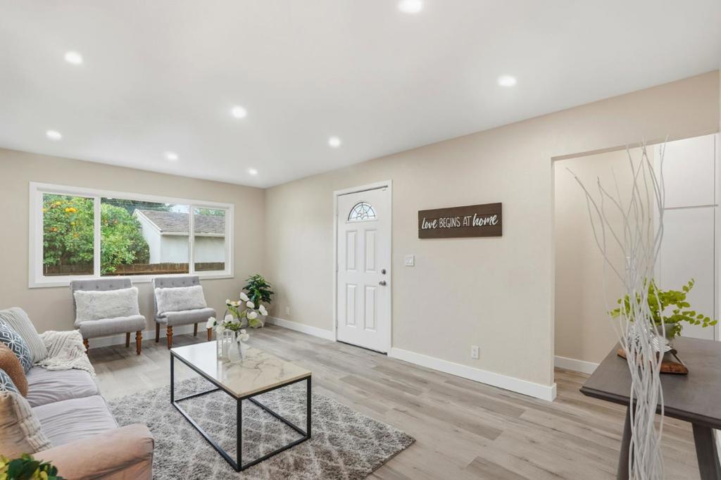 1540 E Saint James Street