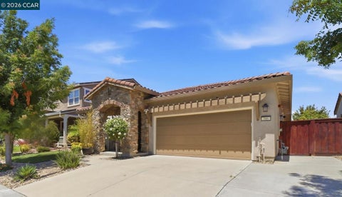 Photo of 306 Crimson Cir CIR, Vacaville, CA 95687 (MLS # 41141294)