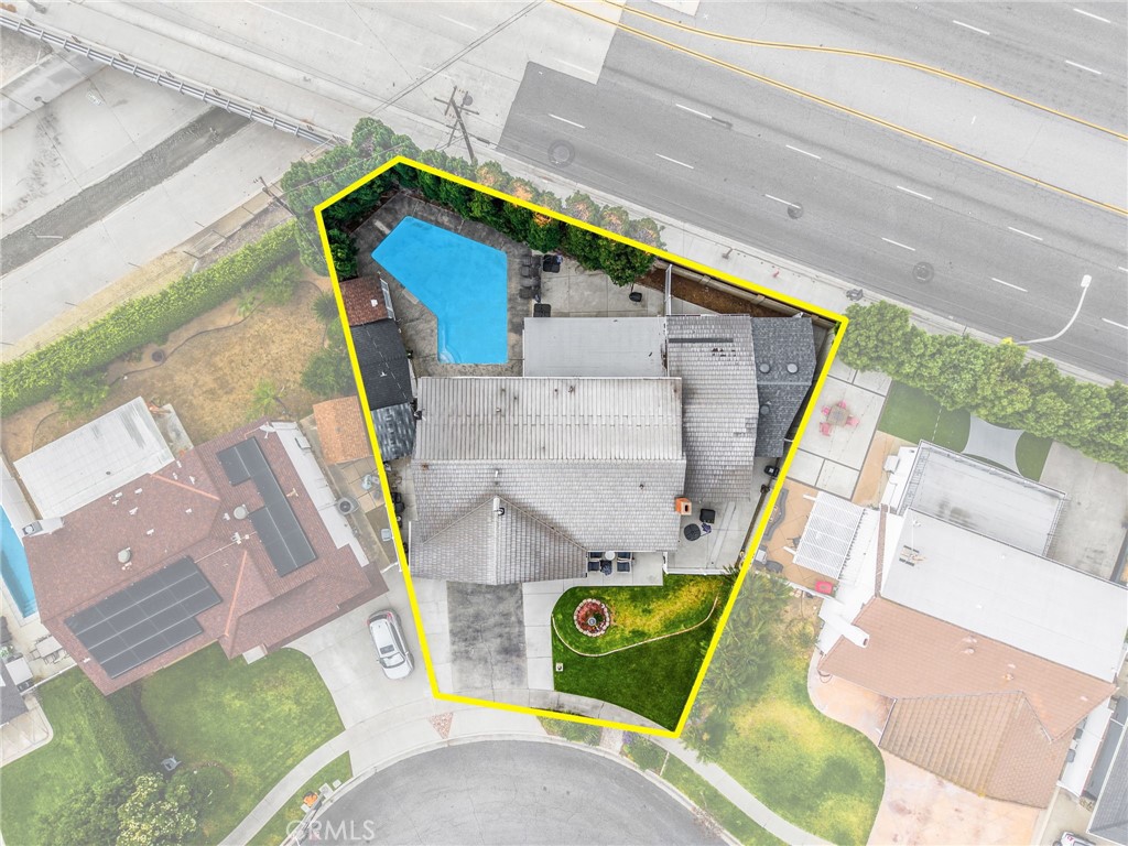 325 Delphia Avenue