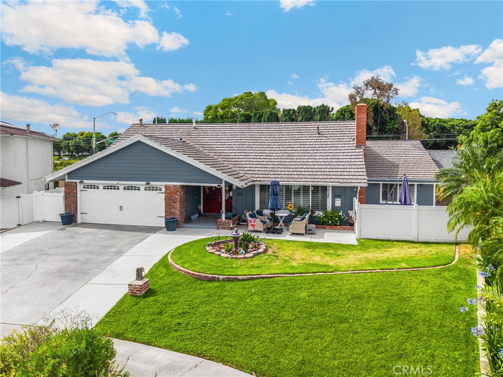 325 Delphia Avenue