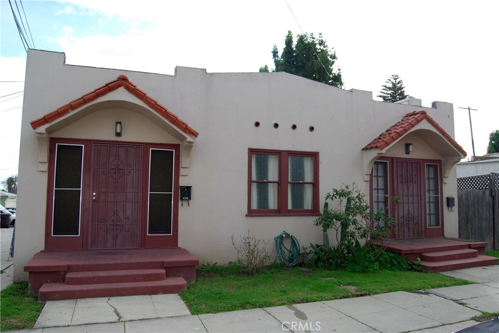 Side by Side twins. Great location, great investment opportunity for this duplex each unit consisting of 1 bedroom and 1 bath. There's also a double garage. Each unit has 630 square feet of living area. Good sized bedroom and closet plus a laundry room. Ceiling fans and stove stay. Floor furnace. Long term tenants.