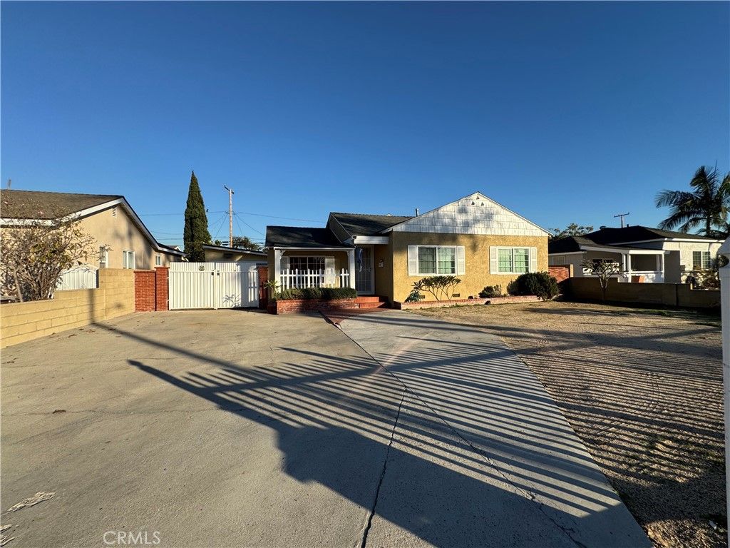 Photo of 13112 Sandra Pl, Garden Grove, CA 92843 (MLS # OC25277105)