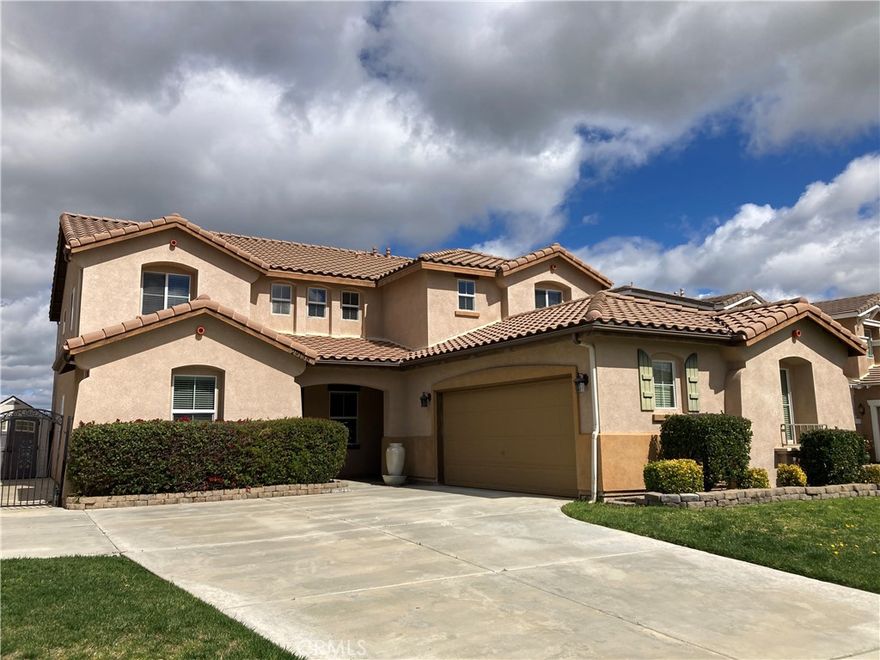 A stunning home, located in Murrieta with an attached 2 car garage and a drive-thru gate for storage of boat/RV, etc. Large kitchen with granite countertops and stainless steel appliances. Nice views from the primary bedroom windows. There is a large bonus room upstairs. One large bedroom downstairs, the rest of the bedrooms are located upstairs. A 1/2 bath is located downstairs for guests. Roomy interior with all hard surface floors, so no vacuuming. Backyard and primary bedroom has a nice view of local hills. Located near Murrieta schools, shopping, walking trails and parks. Photos are from March 2024.