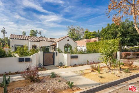 Photo of 1033 Havenhurst Dr, West Hollywood, CA 90046 (MLS # 26638991)