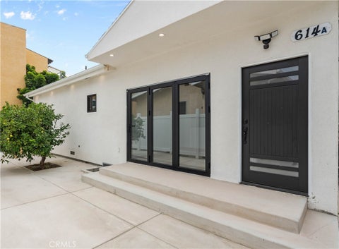 Photo of 614 E Lomita #A AVE, Glendale, CA 91205 (MLS # GD26203669)