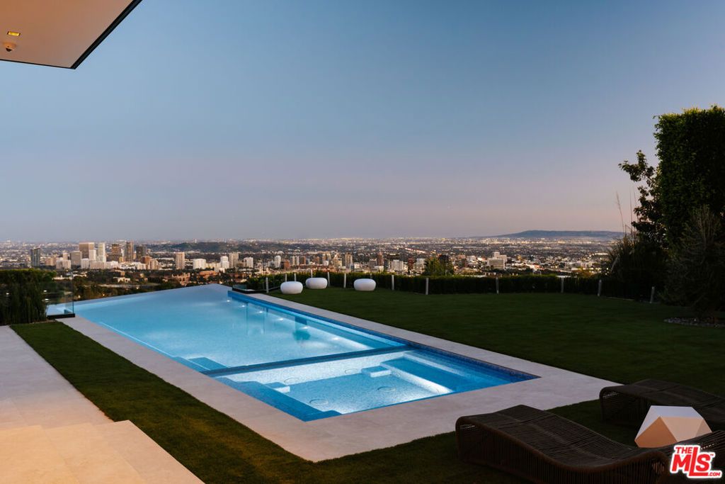 Photo of 11507 Orum Road, Los Angeles, CA 90049 (MLS # 26658879)