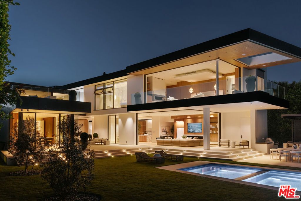 Photo of 11507 Orum Road, Los Angeles, CA 90049 (MLS # 26658879)