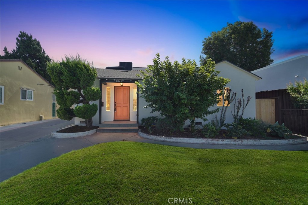 Opportunity awaits in the heart of Culver City! This single-family home is located on a charming tree-lined street and offers a rare chance to customize or rebuild in one of the Westside’s most sought-after neighborhoods. The property has been partially gutted inside and is in need of repairs/renovation, making it an ideal project for investors, developers, or buyers looking to create their dream home.
The lot provides a generous footprint with room to expand, and the location is unbeatable — close to Culver City schools, parks, shops, and the vibrant dining and entertainment scene in Downtown Culver City. Easy access to freeways, Playa Vista, and the beach make this an exceptional value.
Bring your vision and imagination — this is a diamond in the rough ready to be transformed.