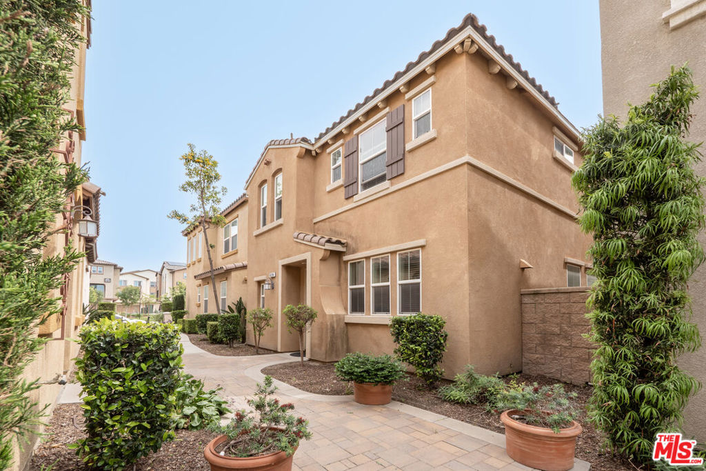 6124 Snapdragon Street