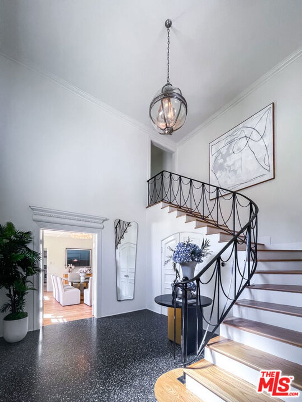 Photo of 712 Walden Drive, Beverly Hills, CA 90210 (MLS # 26666653)