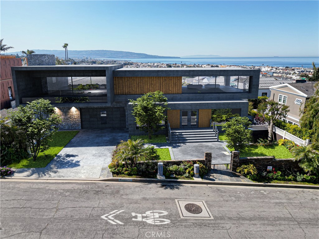 812 8th Street