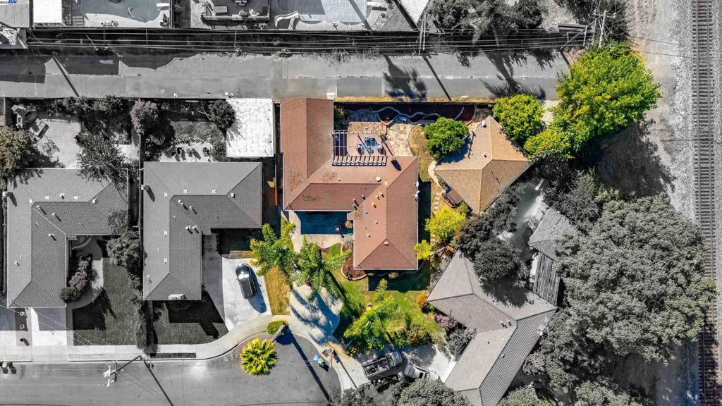 PARKMONT - Residential Income