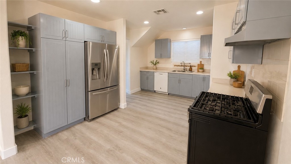 905 W Sumner