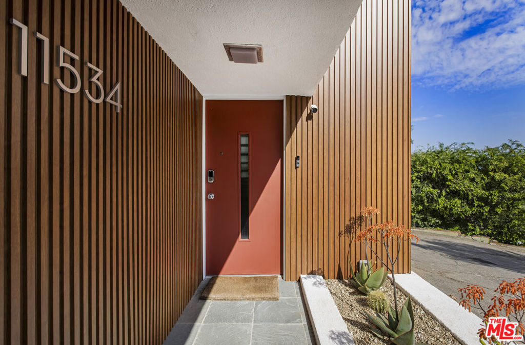 11534 Laurelcrest Drive